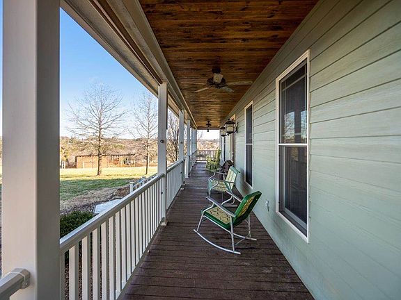 3rd image of 450 Pine Cove Rd