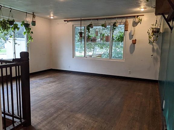 4th image of 301 Clayton Ave