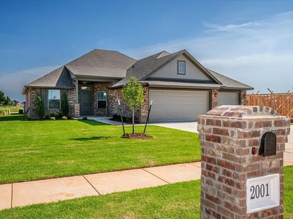 2001 W Crossbow Way, Mustang, OK 73064