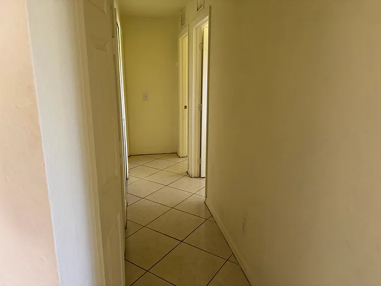 934 Garnet Ave — Photo 9