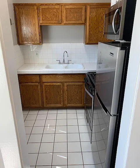 Euclid Square Apts — Photo 17