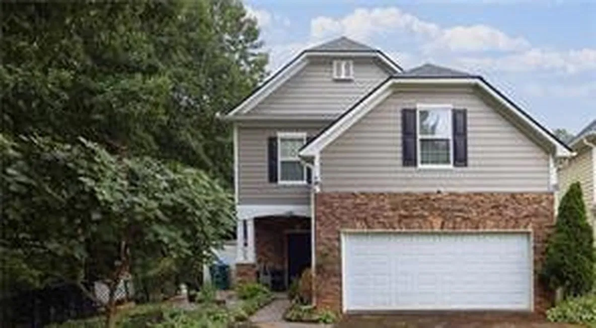 4 bed, 2100 sqft, $2,800 — Photo 1