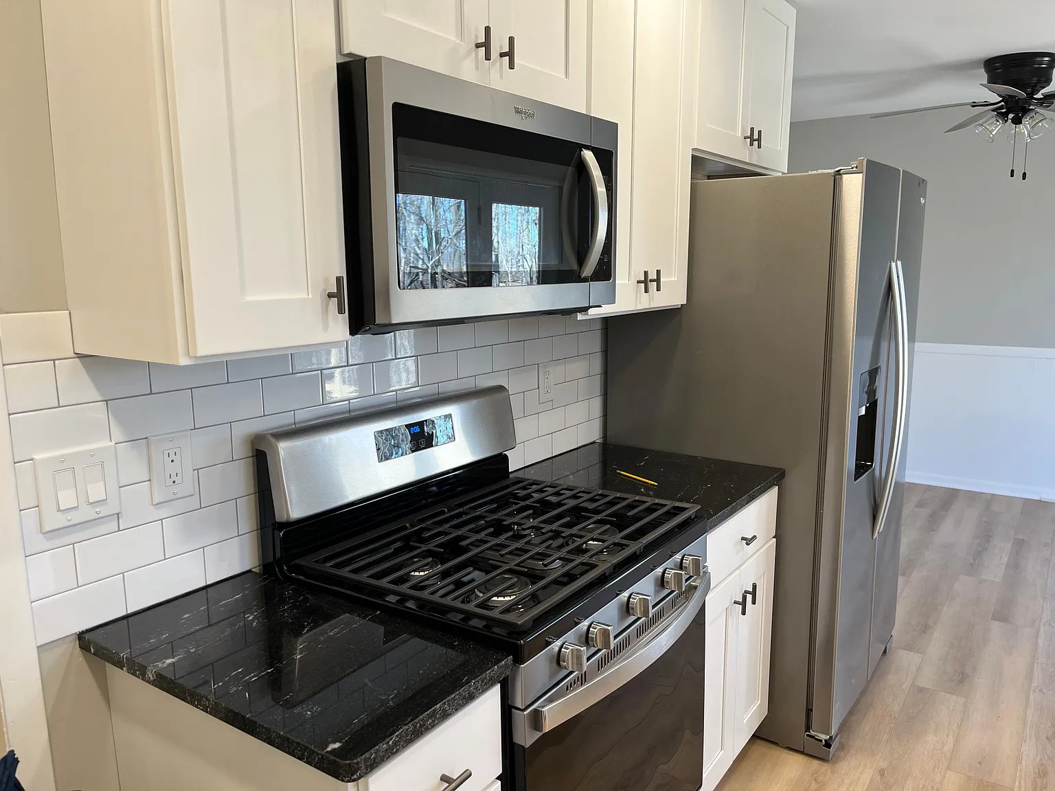 3 bed, 2200 sqft, $3,500 — Photo 4
