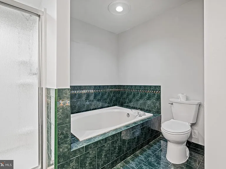 1022 Main St — Photo 27