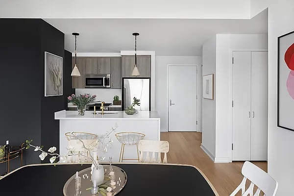 Rented by Greystar | media 6