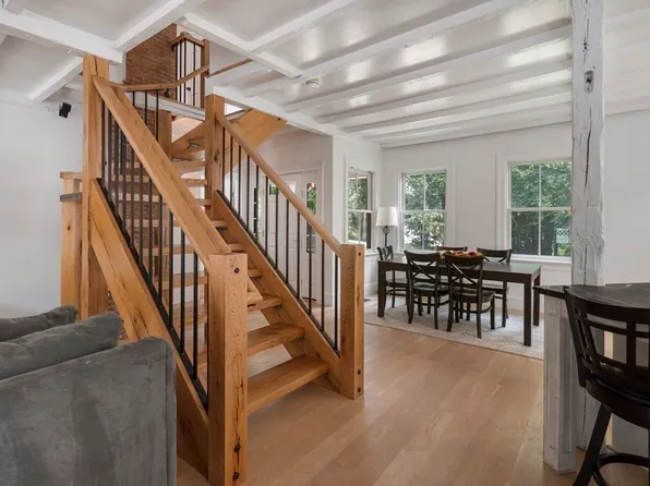 574 Foundry St, South Easton, MA 02375