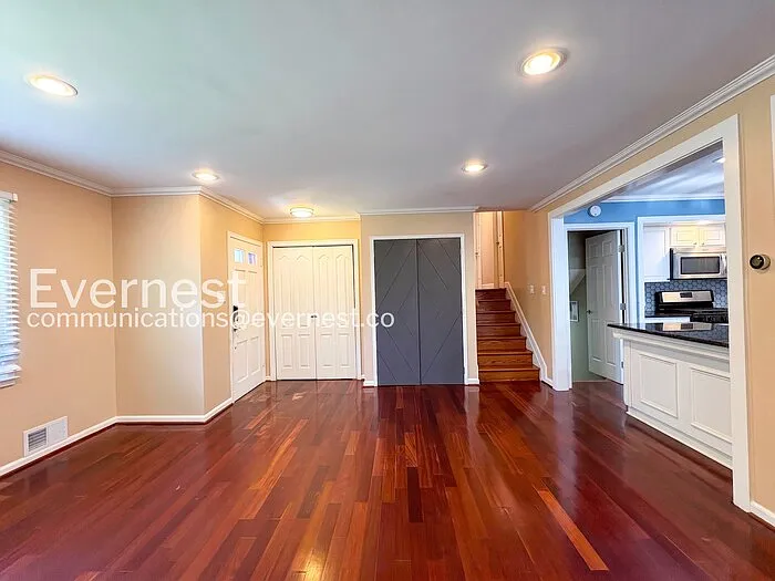 7110 Cindy Ln — Photo 10