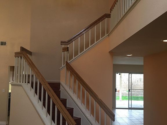 3rd image of 1833 Saint James Ct