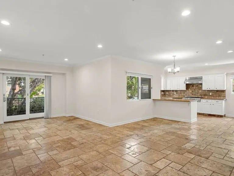 10616 Kinnard Ave #101 — Photo 3