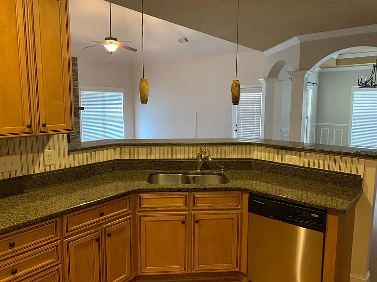 1329 Tulip Ct — Photo 4