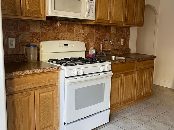 5th image of 179 Woodland Ave APT 2