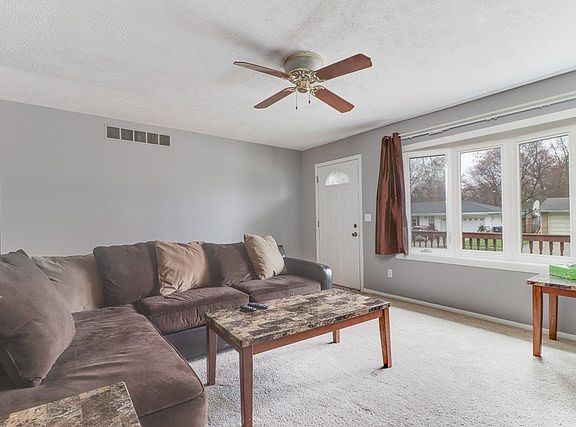 5th image of 113 S Bayberry Ct
