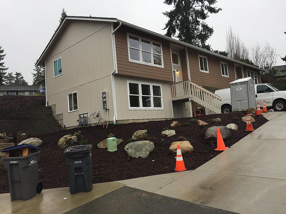 1st image of 1730 & 1732 NW Bandit Way