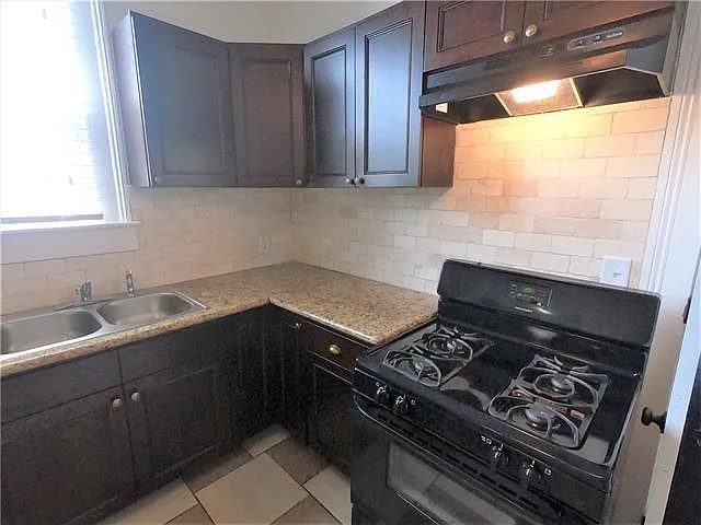 2622 Saint Ann St — Photo 12