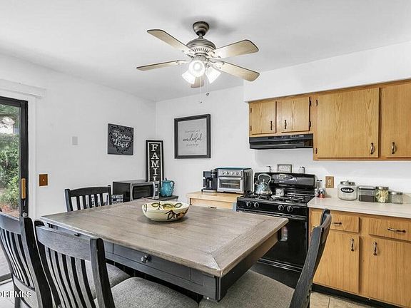 4th image of 1128 Sawmill Rd #148