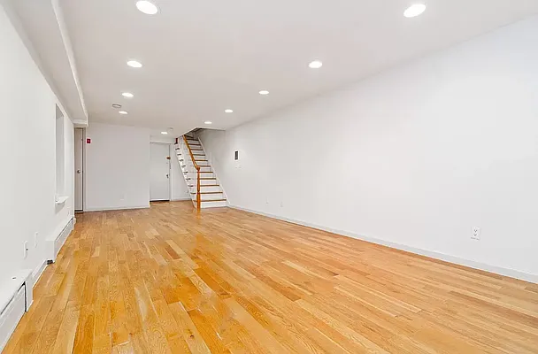 Rented by REAL New York | media 11