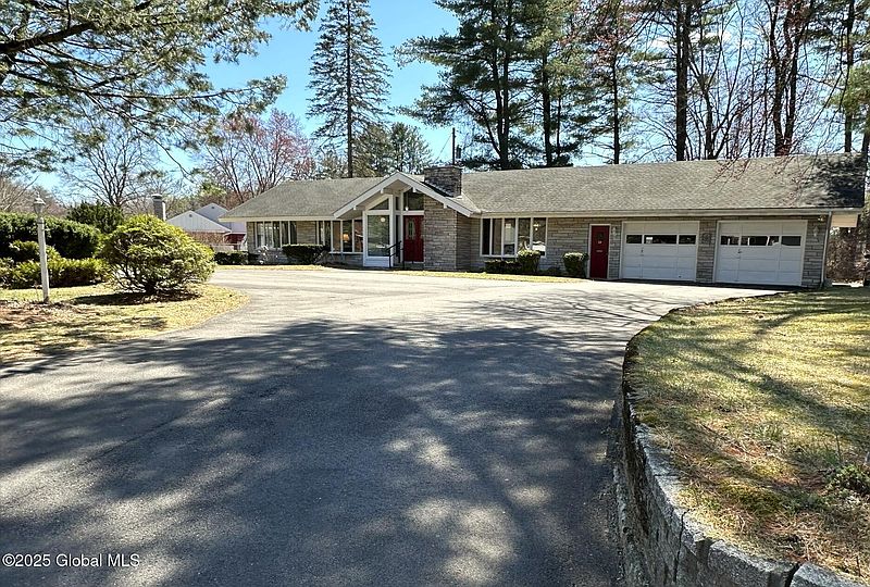 2nd image of 84 Okara Drive