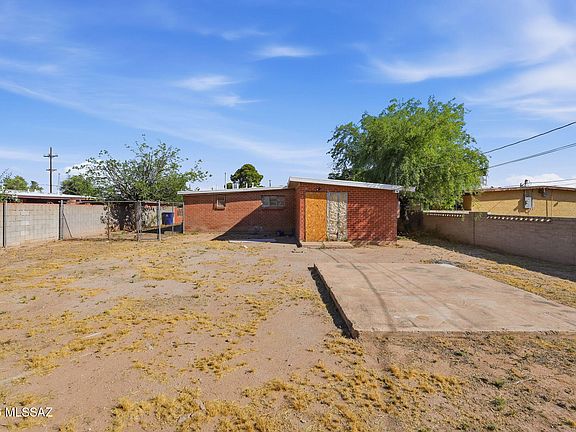 5th image of 10 E Corona Rd