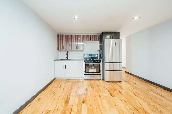 Rented by Nooklyn NYC LLC | media 12