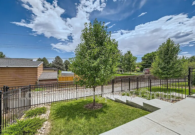 609 Stonebridge Dr — Photo 3