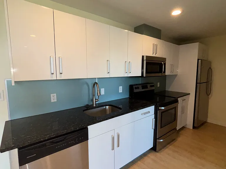 249 S 49th St #214 — Photo 1
