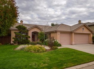 10322 N Sterling Ln, Fresno, CA 93730