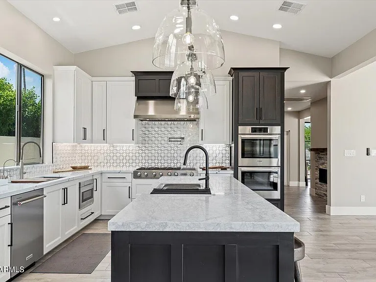 4137 E Earll Dr — Photo 16