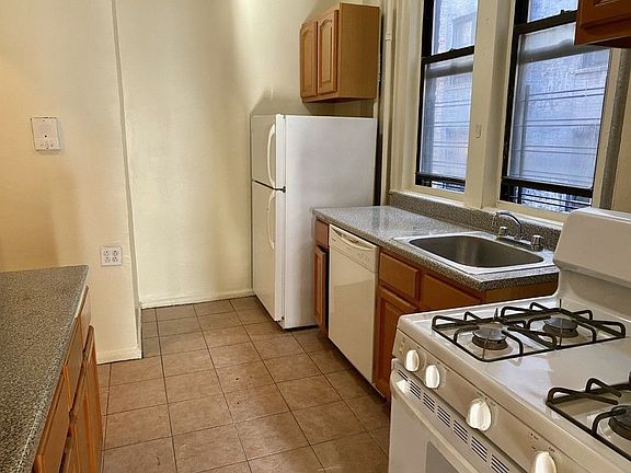 2nd image of 449 W 153rd St #31
