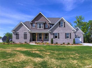 7702 Honkers Hollow Ct, Stokesdale, NC 27357