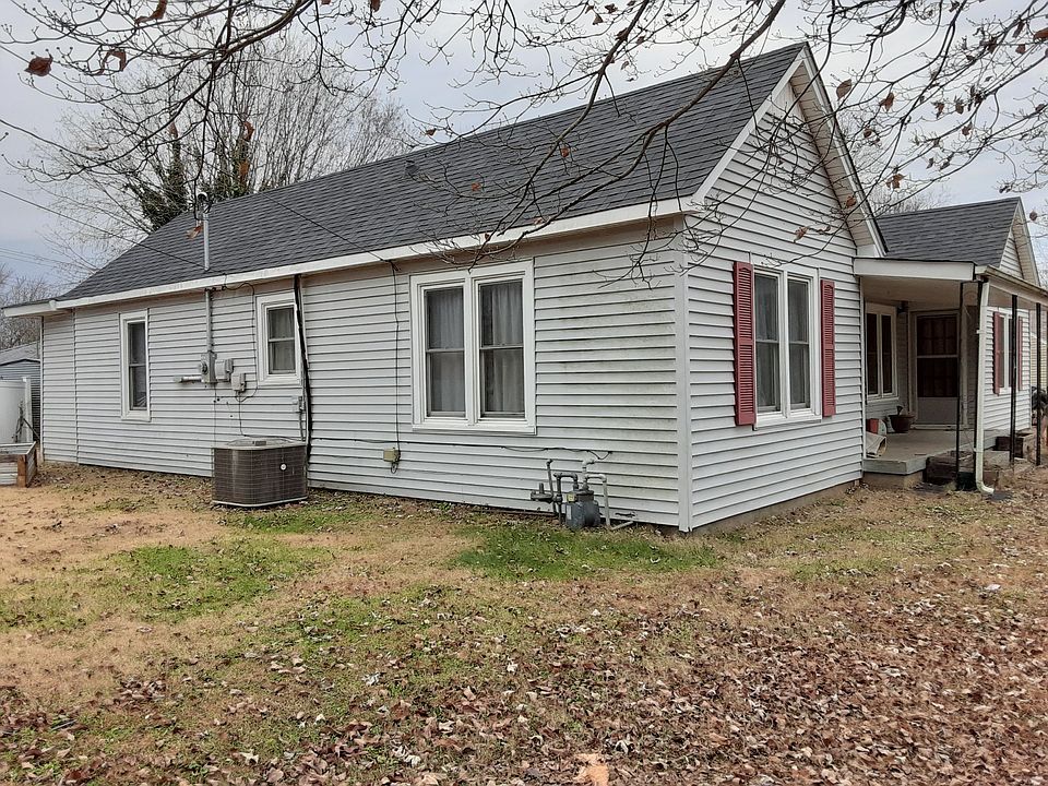 2nd image of 702 S Circle St