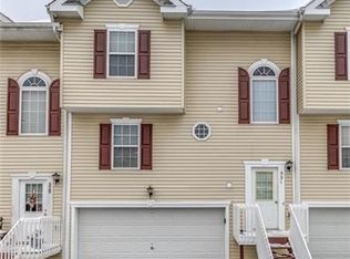 531 Ten Point Ln, Cranberry Township, PA