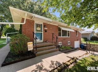 1525 21st St, Bettendorf, IA