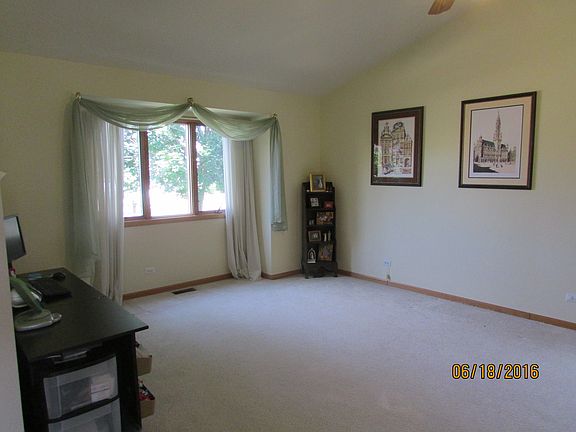3rd image of 713 O'Toole Dr