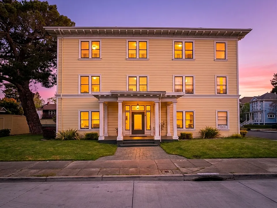 1539 Encinal Ave #12