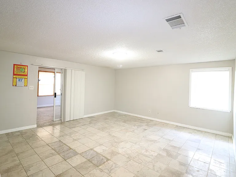 7340 Folkstone Dr — Photo 15