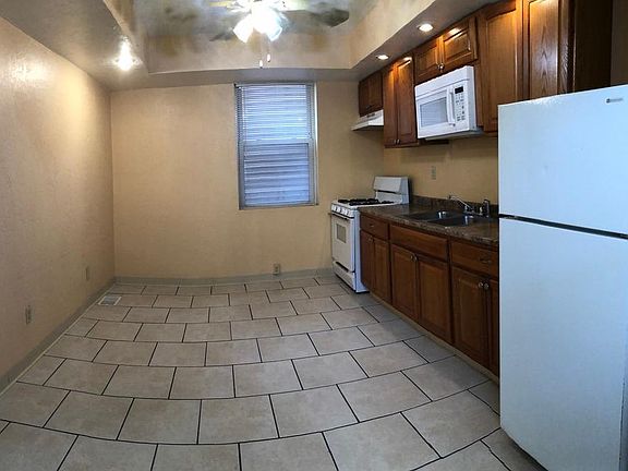 Eat in kitchen