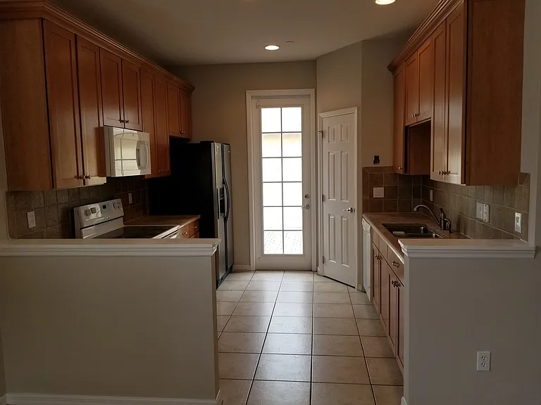 9101 Camden Gardens St — Photo 4
