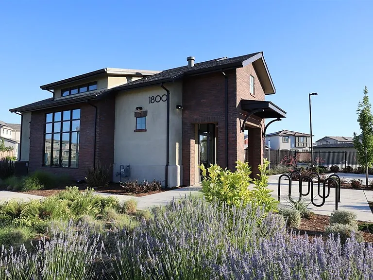 4519 White Sage St — Photo 33