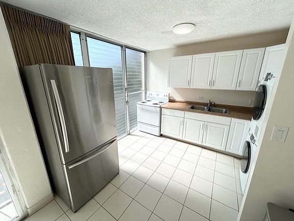 4th image of 1702 Kewalo St APT 203