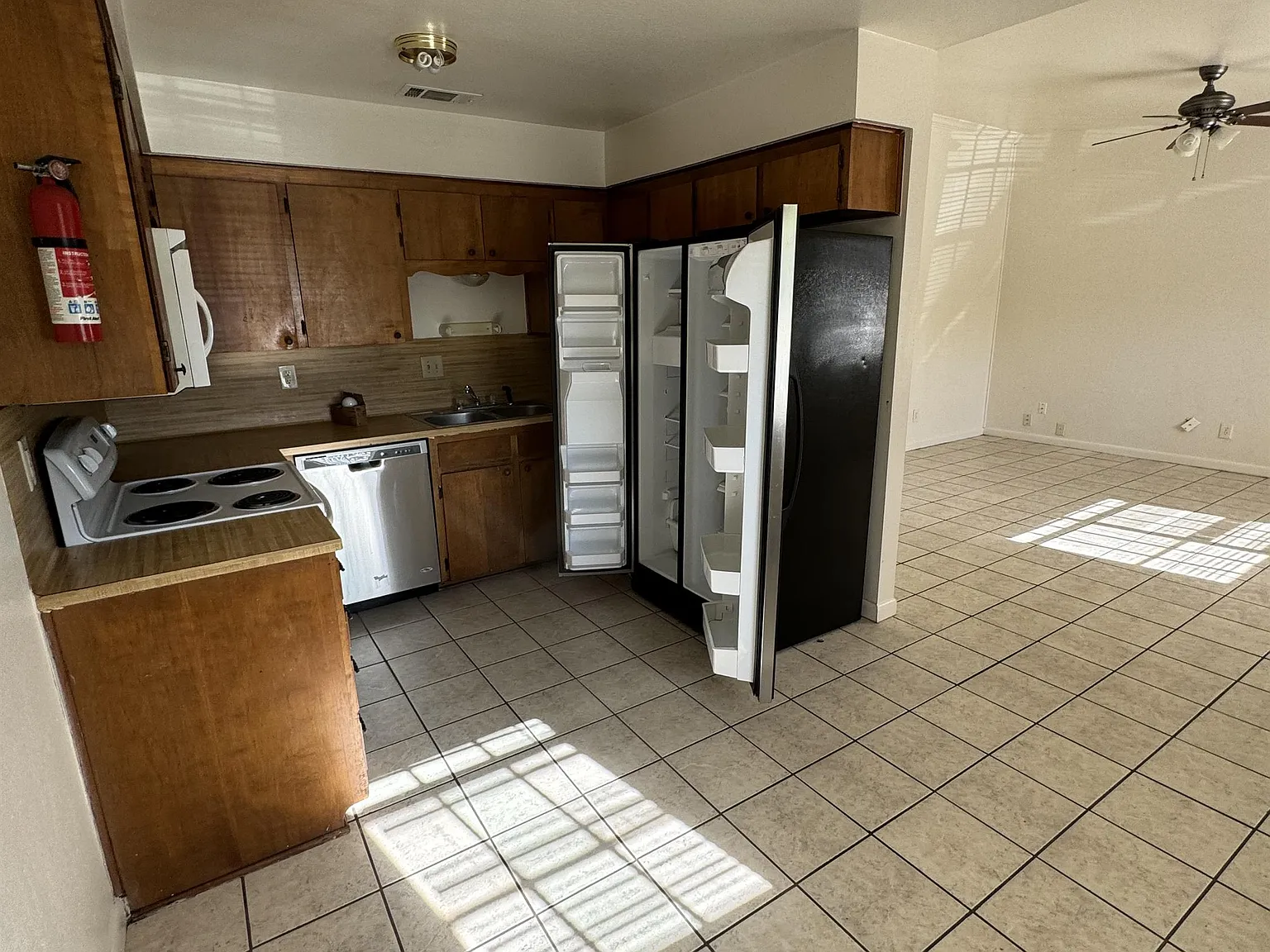 208 Veterans Ave - 107 — Photo 4