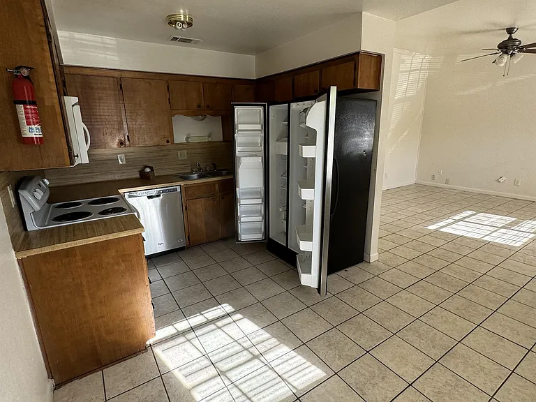 208 Veterans Ave #107 — Photo 4