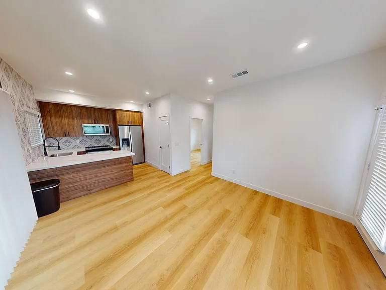 5339-1 W Falls View Dr — Photo 3