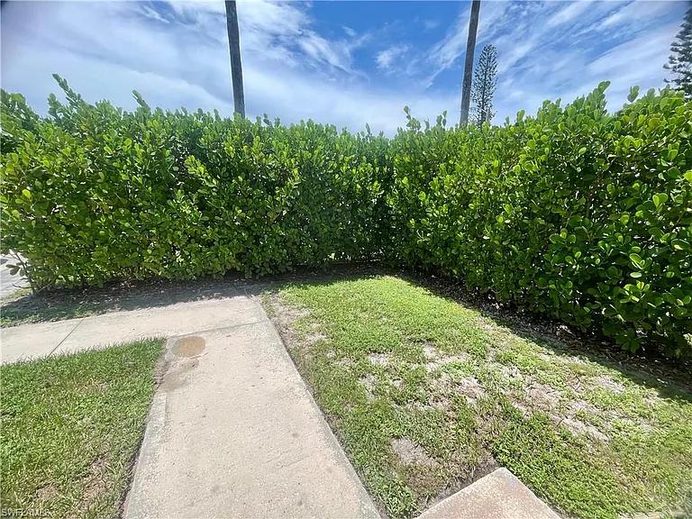 3183 Poinciana Dr — Photo 14