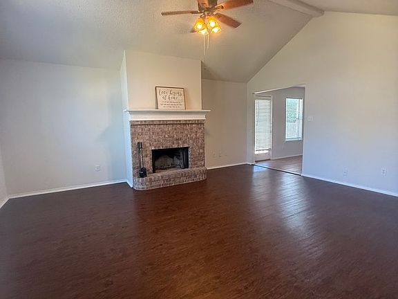 3rd image of 314 Beaumont Dr