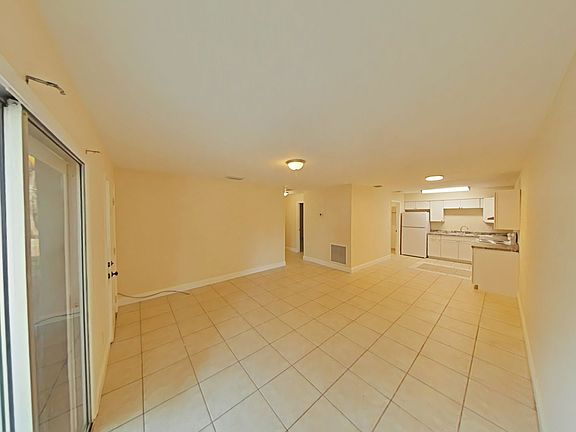 3rd image of 2921 SE 52nd Ave Unit D