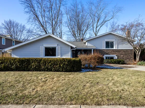 3036 N Stratford Rd, Arlington Heights, IL 60004