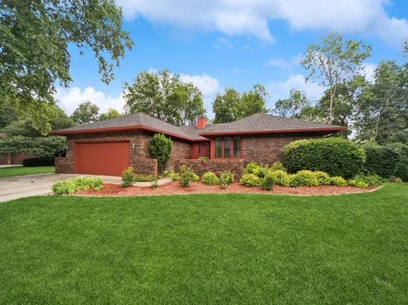 7025 Rocklyn Cir, Urbandale, IA 50322