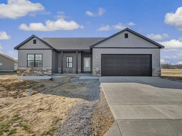 935 Forbs Dr, Waterloo, IL 62298
