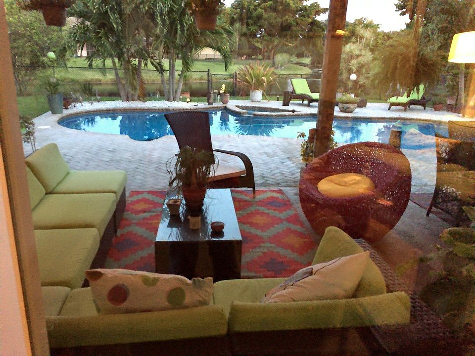 2nd image of 10066 NW 16th St