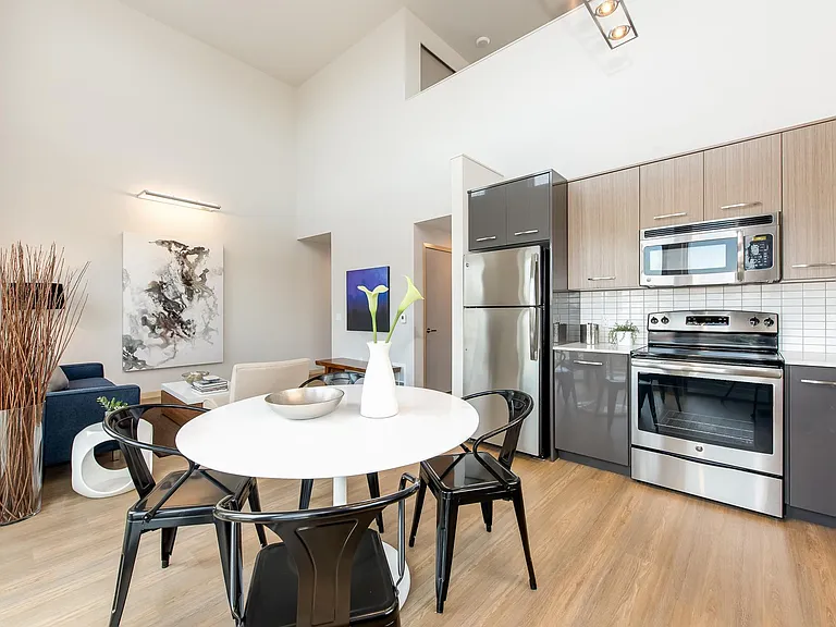 Zephyr Apartments — Photo 37